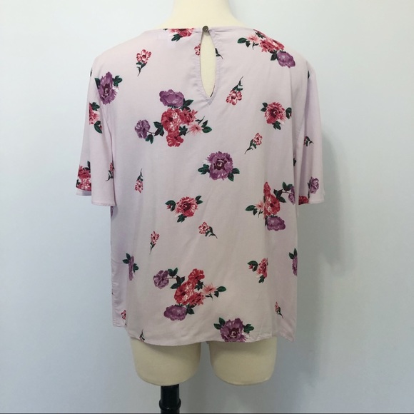 Socialite Floral Tie Front Flutter Sleeve Blouse - Picture 5 of 7